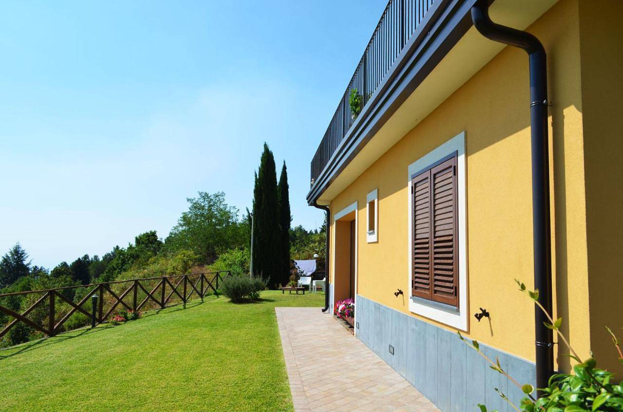 L'Infinito Agriturismo - Rooms & Breakfast in Fornazzo, Milo