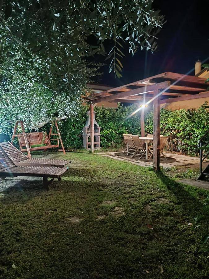 Villa per 6 persone, con Balcone e Terrazza nonché Giardino e Panorama a Paestum