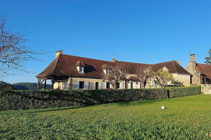 Location de vacances pour 14 personnes, avec jardin à Sainte-Mondane