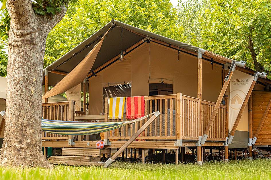 Campeggio Gasparina — Campeggio Gasparina | Villatent Outback | 4 pers. in Castelnuovo del Garda, Gardasee-Berge