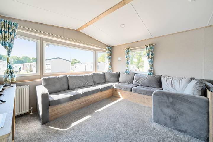 Glamping for 6 people in Milton Keynes