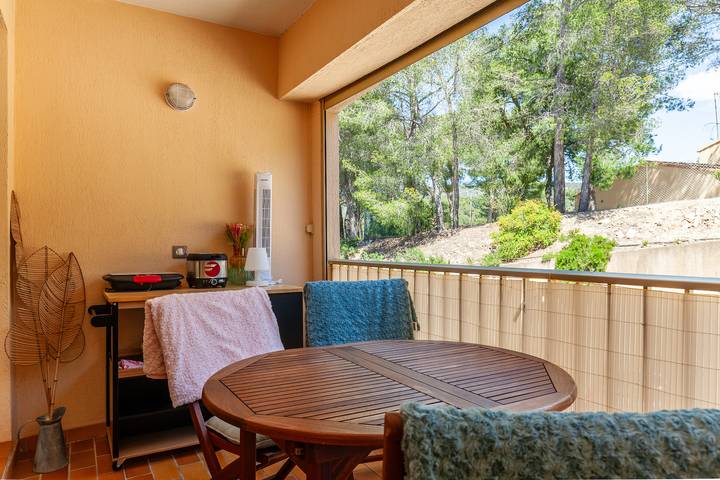 Location de vacances pour 4 personnes, avec balcon à Sanary-sur-Mer
