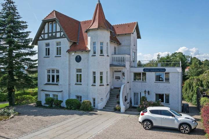 Hotel für 2 Personen, mit Terrasse und Garten in Sonderburg