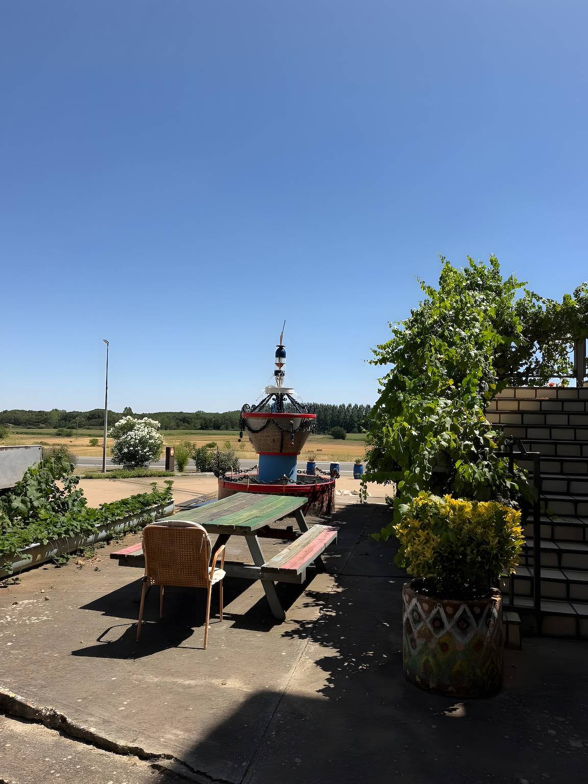Apartamento entero, Casa vacacional 'Monumento al Camionero' con vistas a la montaña, terrazas y Wi-Fi in Santibáñez de Tera, Provincia de Zamora