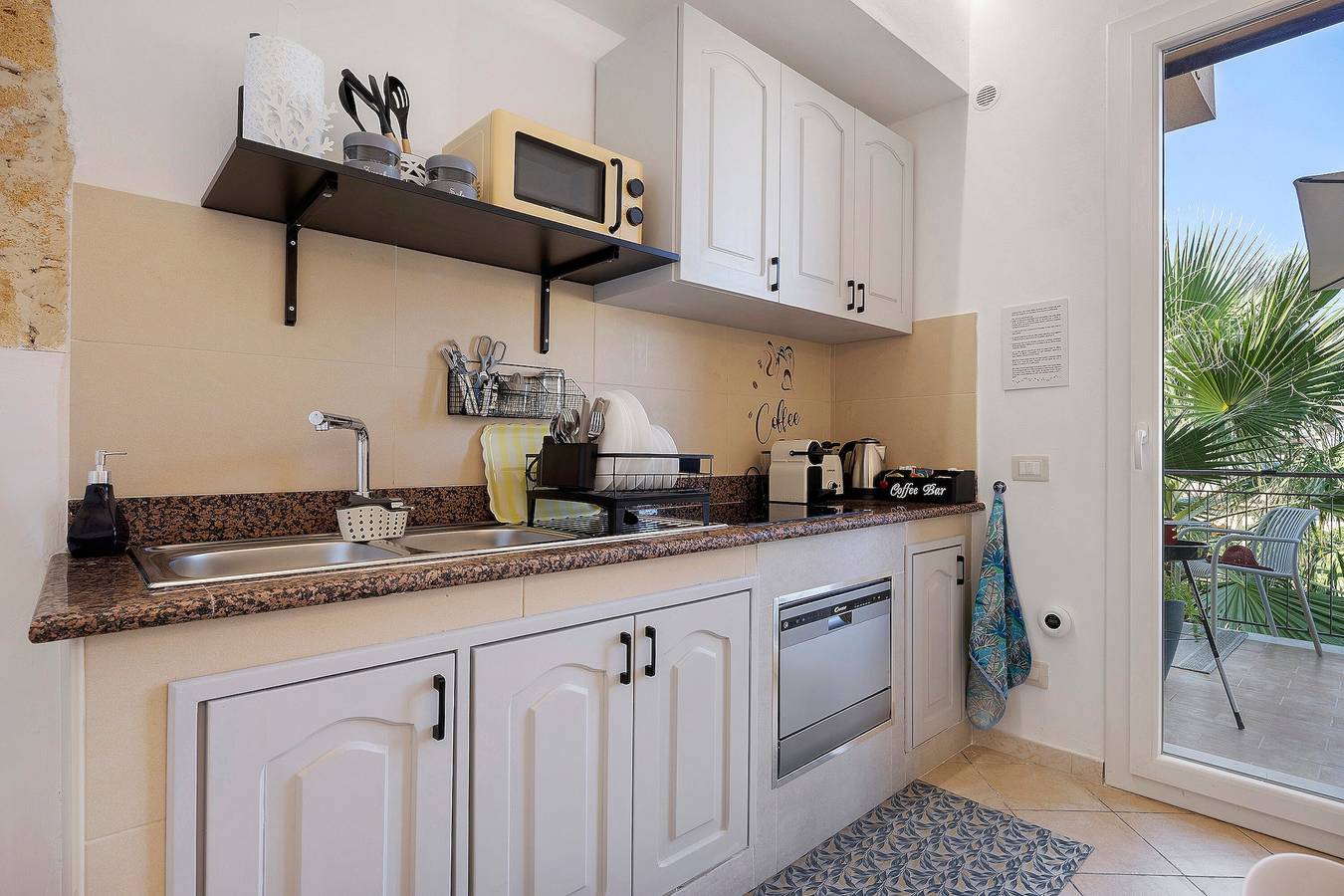Appartamento intero, Appartamento 'Sicilian Sea Breeze' con vista mare, Wi-Fi e aria condizionata in Bagheria, Provincia di Palermo