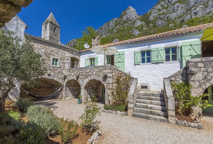 Ferienhaus für 6 Personen, mit Balkon und Terrasse sowie Garten