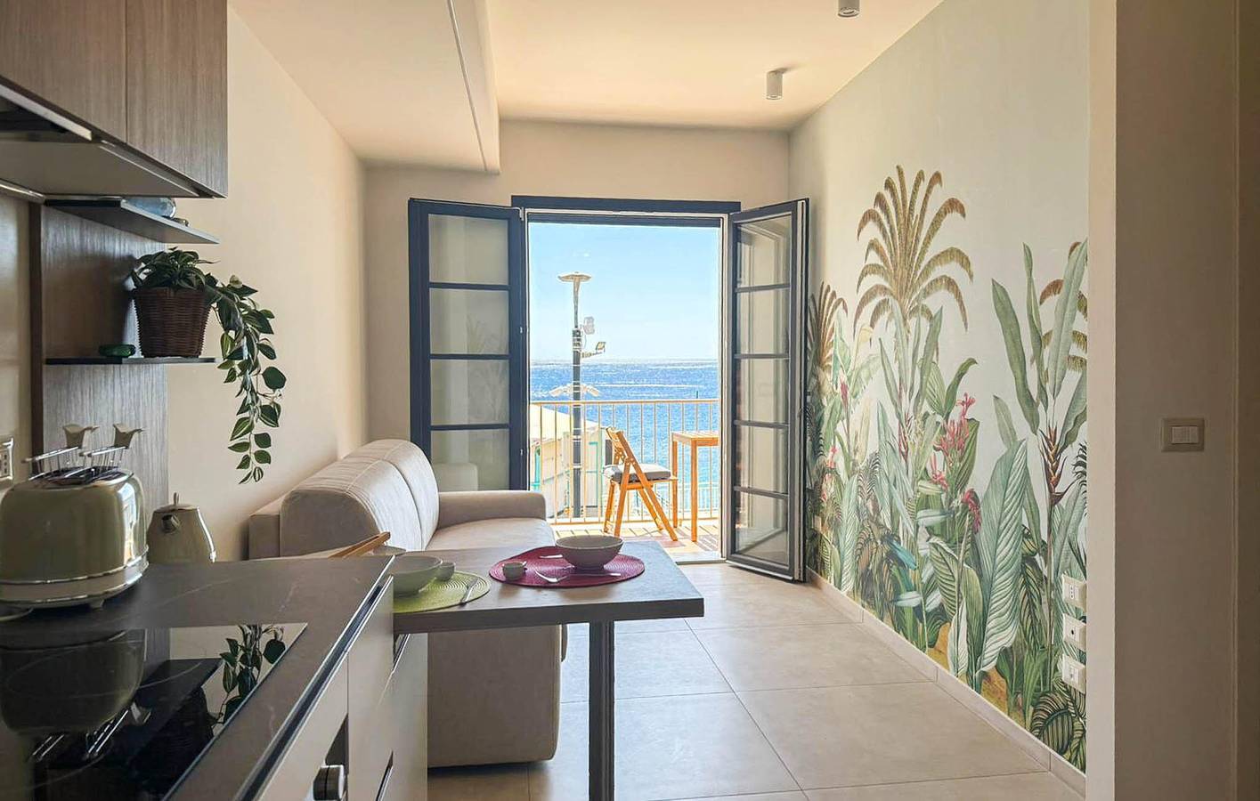 Apartamento vacacional entero, Acogedor apartamento junto a la playa con wifi, aire acondicionado y aparcamiento in Sant'Alessio Siculo, Provincia de Messina
