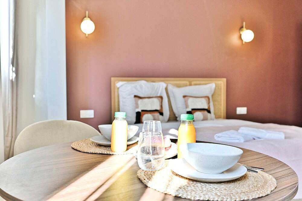 Entire apartment, Simonnot 2 Summary:<br>S in Le Pré-Saint-Gervais, Seine-Saint-Denis