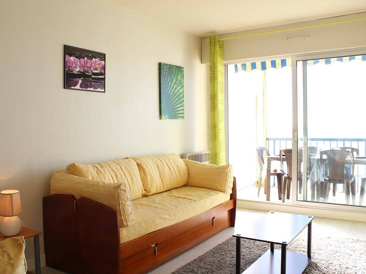 Entire apartment, Seafront 2-Room Apartment with Terrace, Parking, and Wifi - La Baule in La Baule-Escoublac, Côte d'Amour