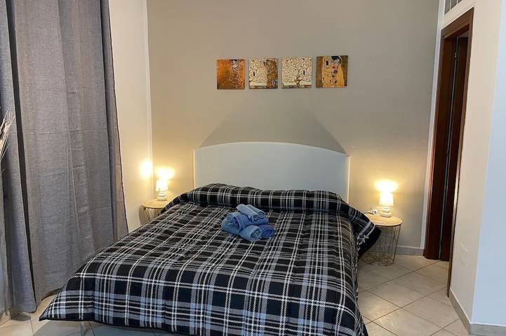 Entire apartment, Civic2 Large studio apartment in the center in Sassari, Sassari Province