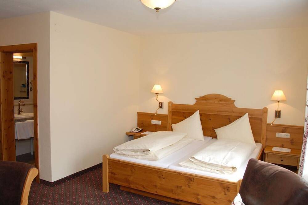Doppelzimmer \"Zirbenholz\" - Hotel Neuwirt in Brandenberg, Kufstein Umgebung