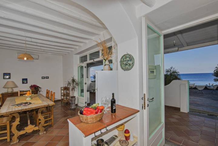 Location de vacances pour 7 personnes, avec jardin et vue dans Stromboli - 4