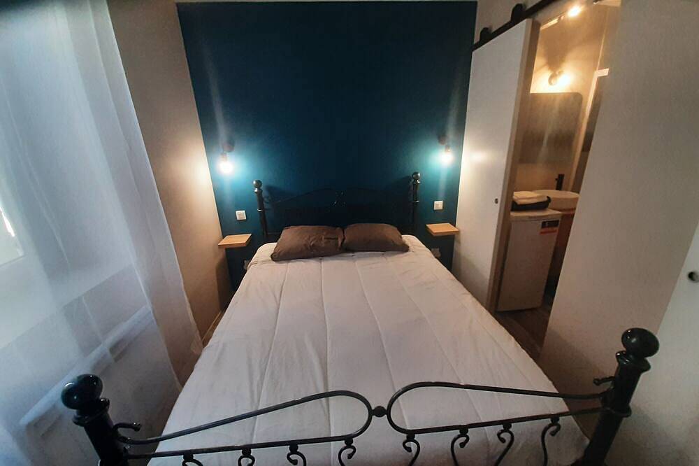 Entire apartment, Apartment '106 - Cosy T2' with Wi-Fi and Air Conditioning in Bourg-Saint-Andéol, Privas