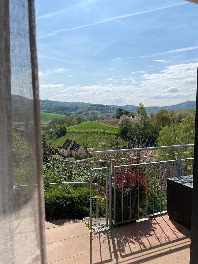 Ferienwohnung für 2 Personen, mit Terrasse und Ausblick in Birkenau