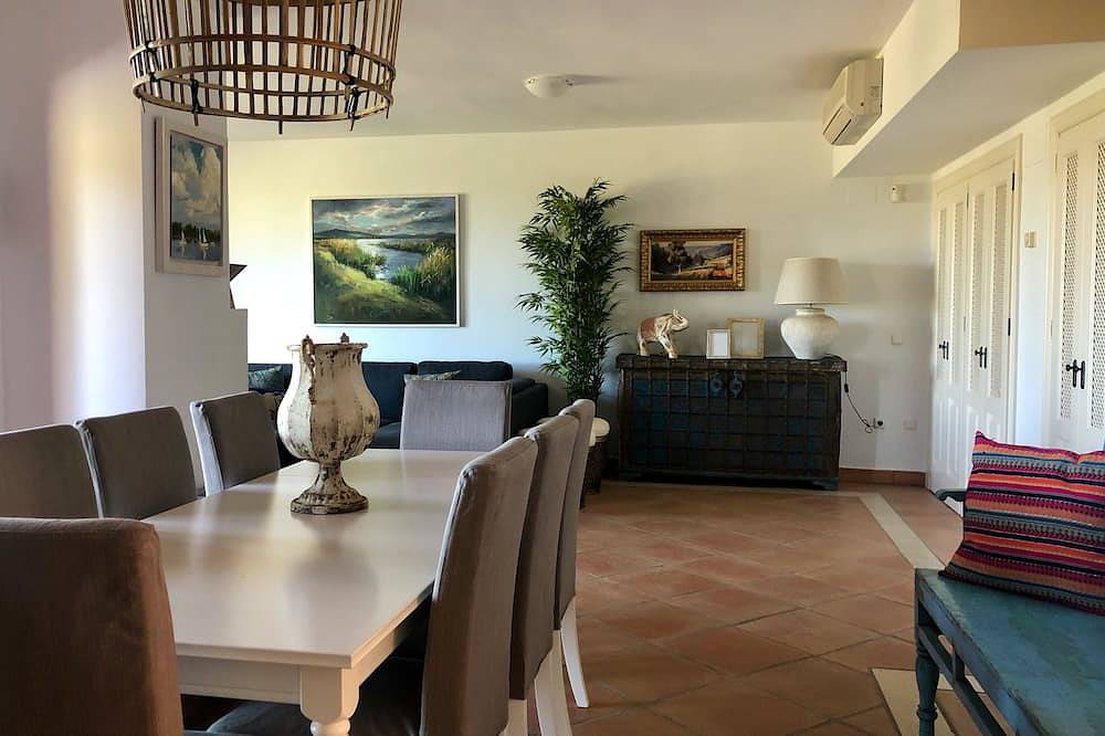 First line of golf. Wide and quiet house in Sotogrande. Amazing location in Sotogrande, San Roque