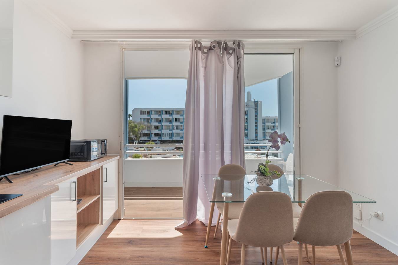 Ganzes Studio, Ferienstudio 'Golf Del Sur' mit Gemeinschaftspool, Balkon und Wlan in Las Adelfas, San Miguel de Abona