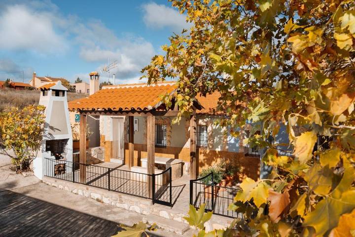 Maison de campagne pour 10 personnes, avec vue ainsi que terrasse et piscine, animaux acceptés à Moratalla