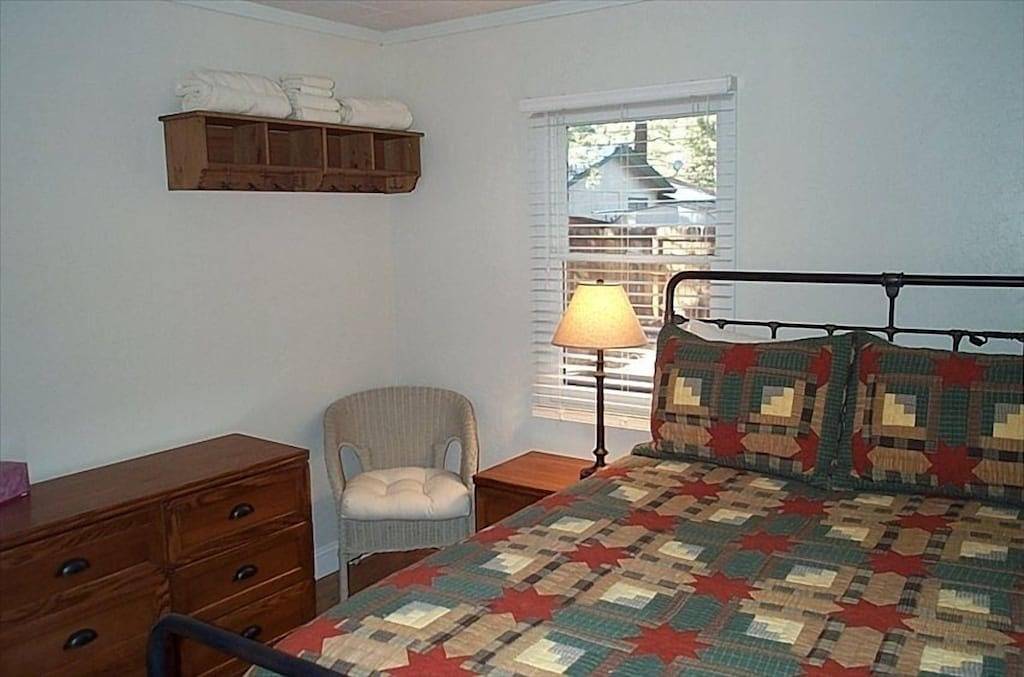 Die gemütliche Kabine Tahoe - Whirlpool, Tierfreundlich, und 5 min. zum See in Al Tahoe, South Lake Tahoe