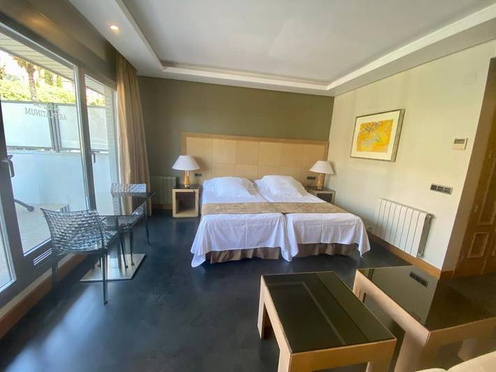 Apartahotel para 4 personas, con Balcón y Terraza además de Piscina y Vistas en Benalmádena