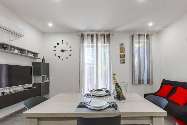 Ganze Wohnung, Ferienwohnung 'Casa Gioiosa' mit Meerblick, Wi-Fi und Klimaanlage in Gioiosa Marea, Messina Provinz