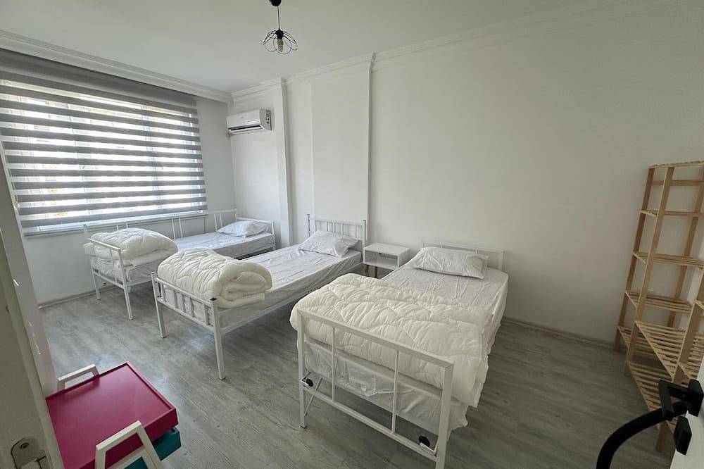 Entire apartment, Charming 2-bedroom apartment with Wifi and Ac in enchanting Antalya in Antalya, Antalya Province