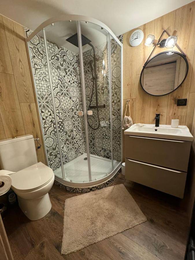 Location de vacances pour 2 personnes, avec terrasse ainsi que jardin et piscine à Contamine-sur-Arve - 4