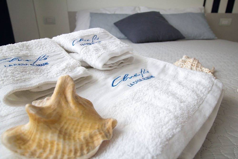 Chiàrò the beach house in Minori, Amalfi Coast