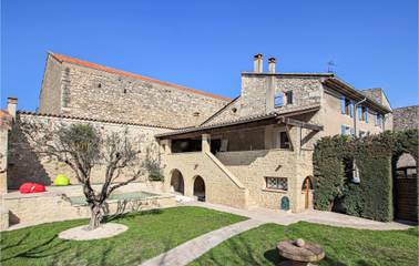 Location de vacances pour 6 personnes, avec jardin ainsi que terrasse et piscine à Bourg-Saint-Andéol