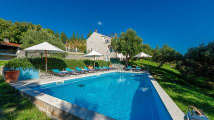 Villa for 12 People in Srebreno, Dubrovnik-Neretva, Photo 1