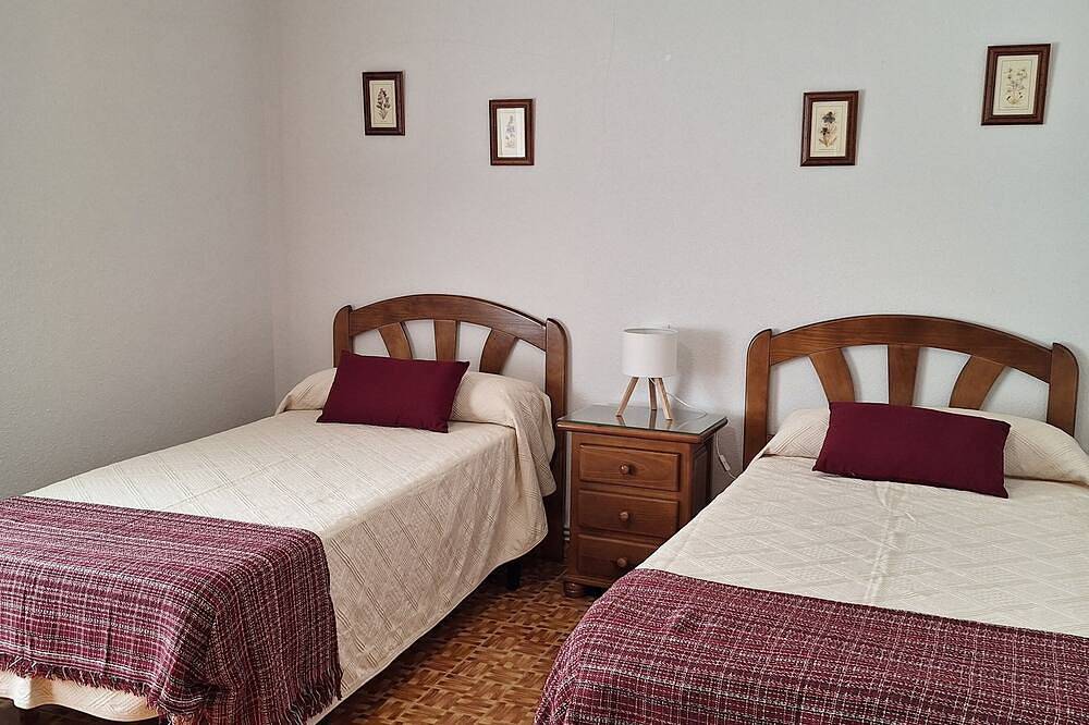 Chalet con chimenea. Ideal para familias y amigos junto con tu mascota. in El Tiemblo, Provincia de Ávila