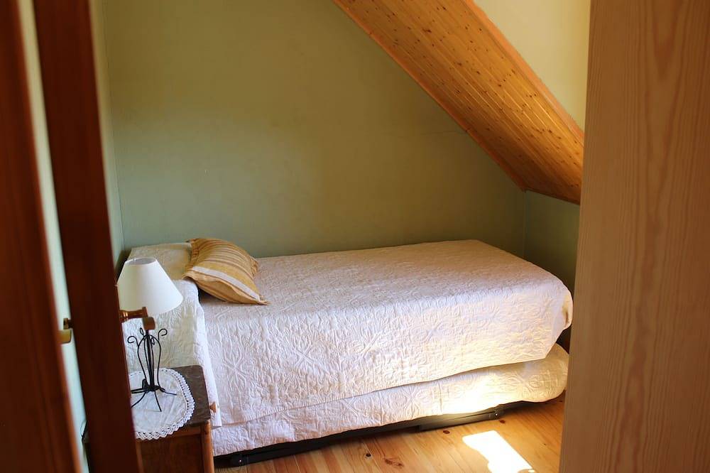 Rustic House With One Of The Best Views Of Bierzo in Toral de los Vados, El Bierzo