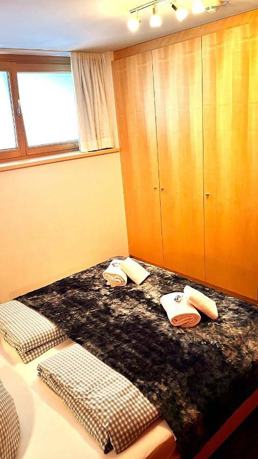 Ferienwohnung für 6 Personen, mit Ausblick und Balkon sowie Sauna in Warth - 2