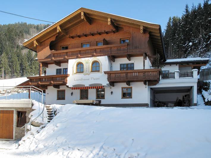 Ferienwohnung für 4 Personen, mit Garten und Balkon im Zillertal