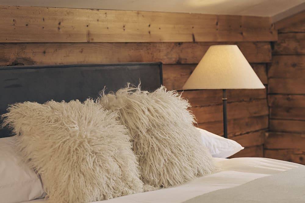 Luxury Farmhouse near Gstaad, Sleeps up to 12 in Saanenmöser, Saanen