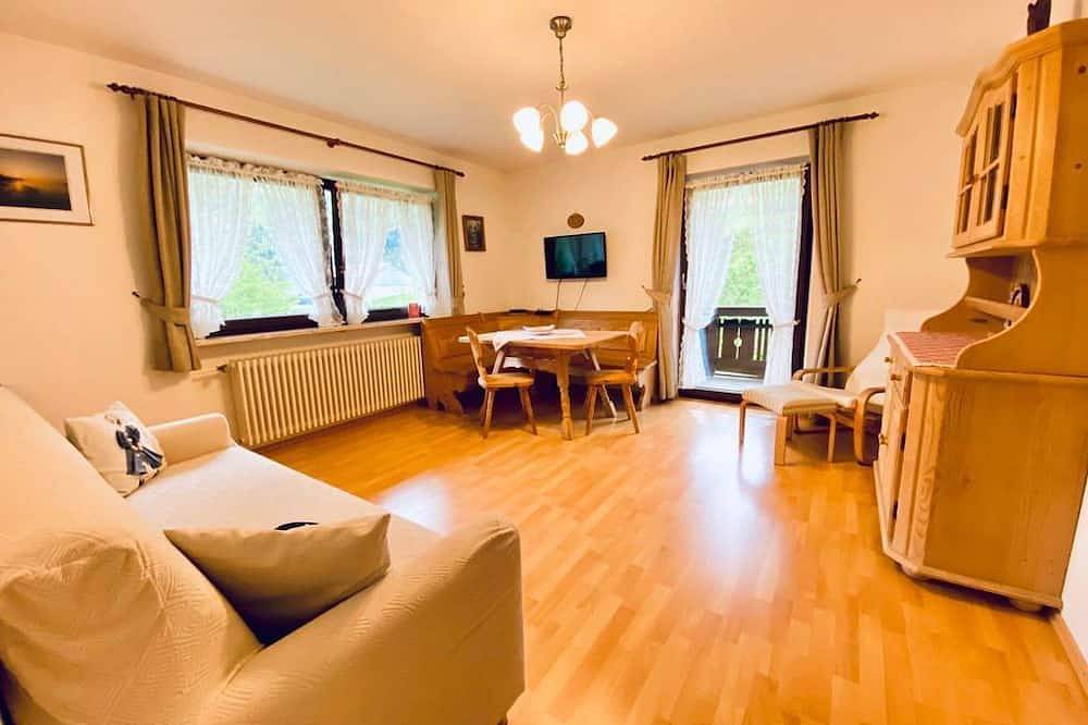 Ganze Wohnung, Ferienwohnung 1 - Haus Hochhäusler in Weissbach an der Alpenstrasse, Schneizlreuth