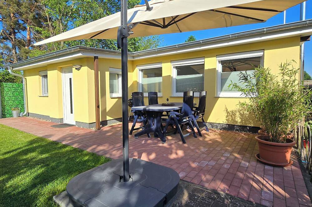 Ferienhaus am Wald in Müllrose. \nkomplett eingerichtet und saniert.\nseenähe in Müllrose, Schlaubetal