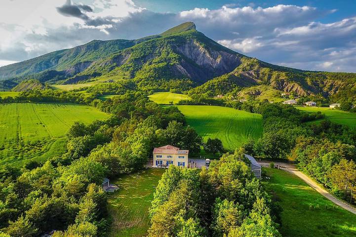 Location de vacances pour 10 personnes, avec jardin dans Le Bersac