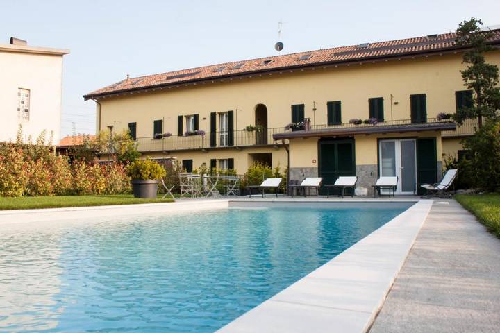 Appartamento per 4 persone, con Giardino e Piscina nonché Panorama a Gallarate