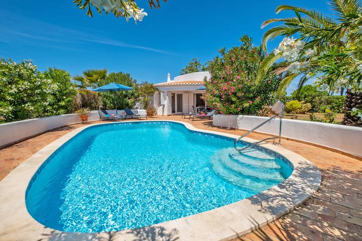 Location de vacances pour 6 personnes, avec Terrasse et Jardin à Armação de Pera - 4