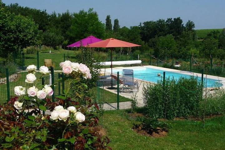 Gîte pour 3 personnes, avec jardin à Ruch (homonymie)