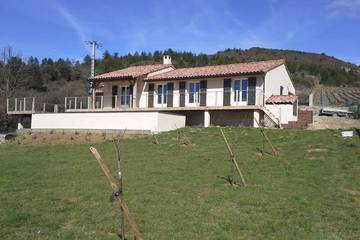 Cottage pour 9 personnes, avec jardin à Luc-sur-Aude