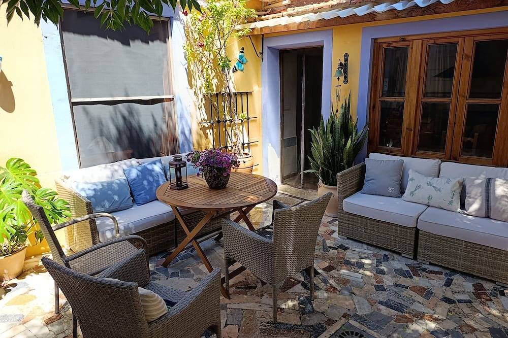 Room with pool and patio in a shared house in Murcia, Murcia Inland
