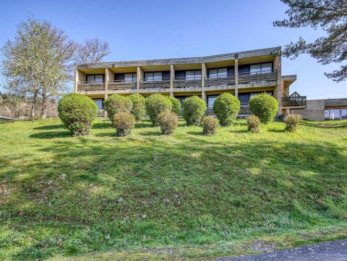 Appartement de vacances pour 4 personnes, avec balcon et piscine, adapté aux familles