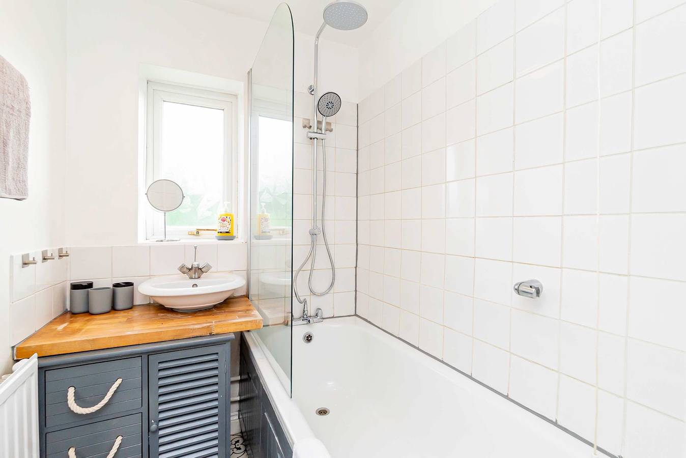 Comfortable 3Bed House with Garden & Parking in Eight Ash Green, Colchester