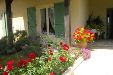 Gîte pour 4 personnes, avec piscine et terrasse à Montpezat-de-Quercy
