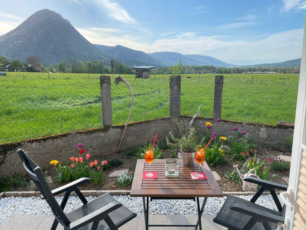 Ganze Ferienwohnung, Römer Appartement mit sonniger Terrasse - Römer Appartement mit sonniger Terrasse, 40 qm, Wohnschlafraum in Marzoll, Bad Reichenhall