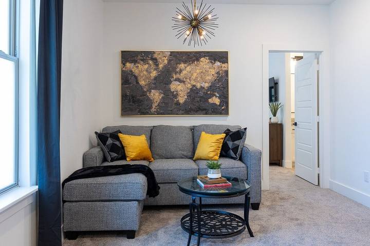 Vacation rental for 12 people, with hot tub and yard in Arlington