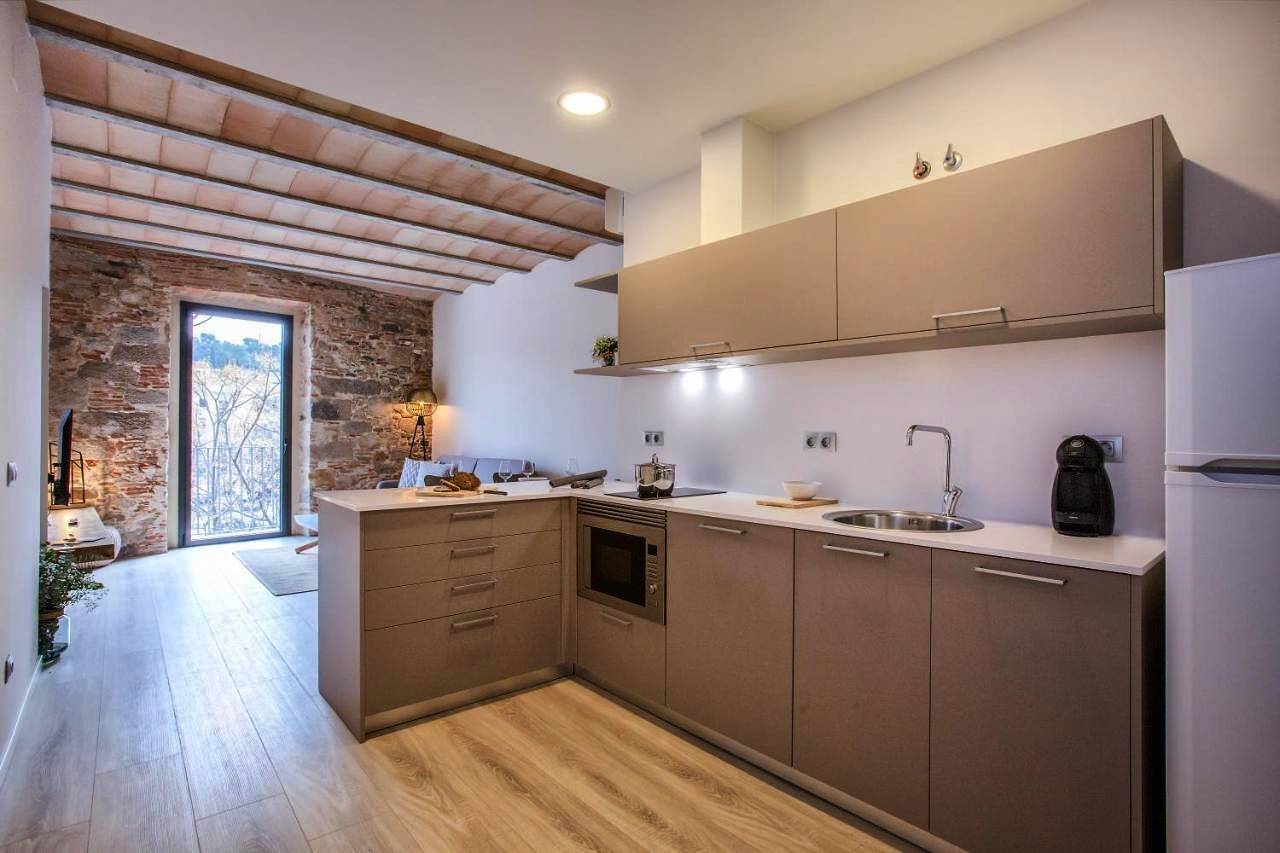 Entire apartment, Flateli- Plaça Catalunya 2-1 in Girona, Gironès