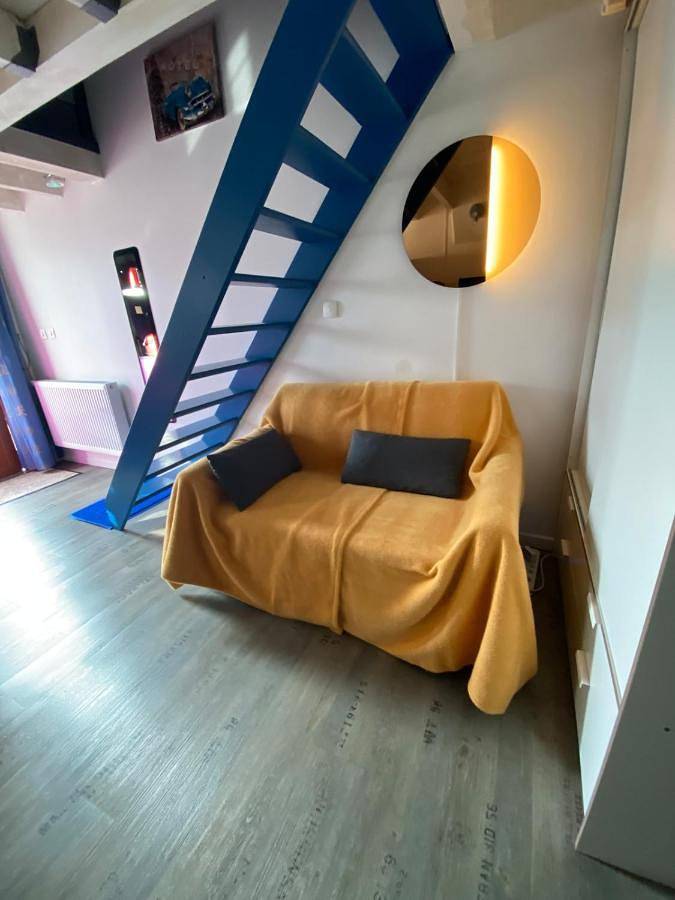 Appartement entier, Studio cosy climatisé avec chambre mansardée Monnet-Mermoz Tram Métro 15 mnparis in Rungis, Val-de-Marne