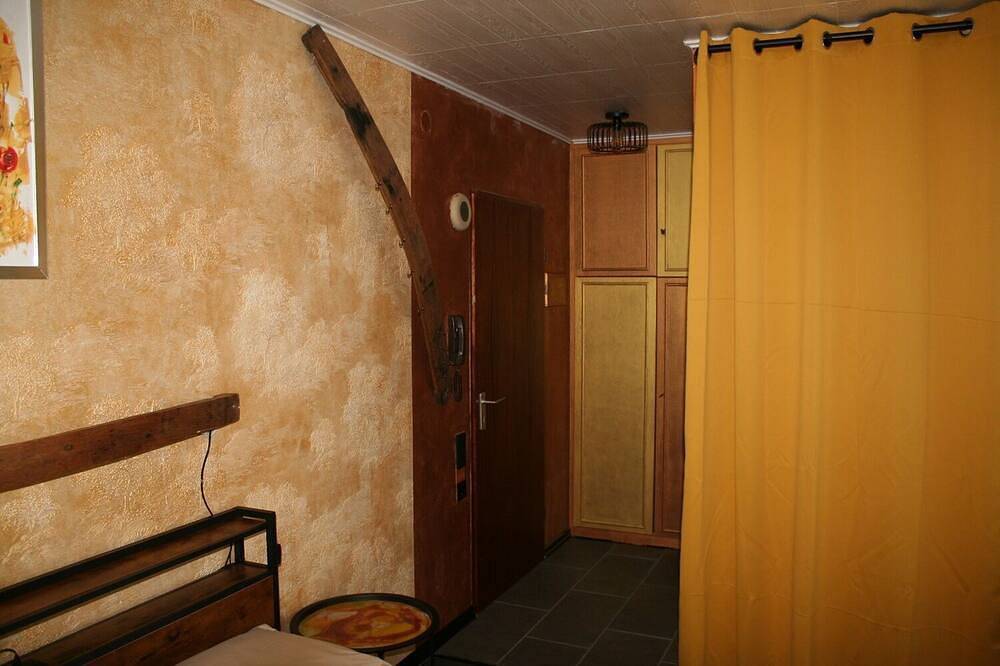 Ganze Wohnung, Wasgau - Blick  - Ferienwohnung am Schöntalweiher  ( Hunde sind willkommen ) in Ludwigswinkel, Landkreis Südwestpfalz